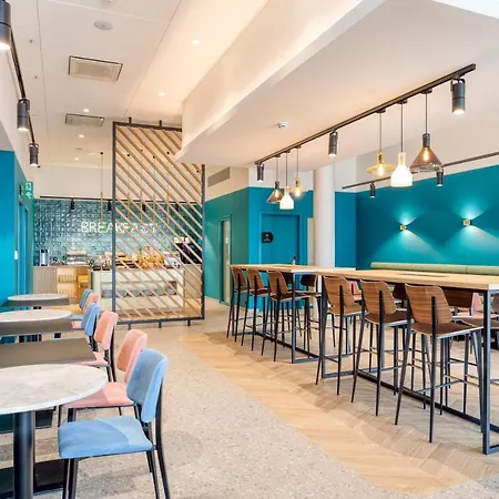 B&B Hotel Namur מלון 3*