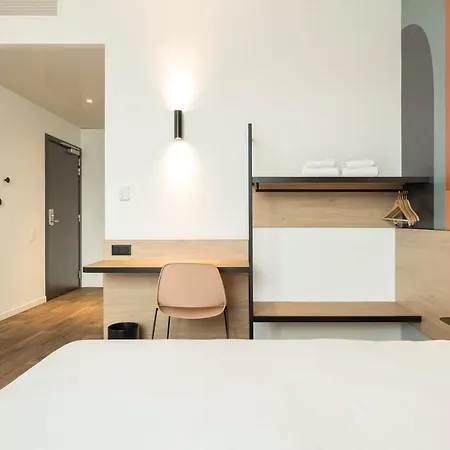 B&B Hotel Namur מלון