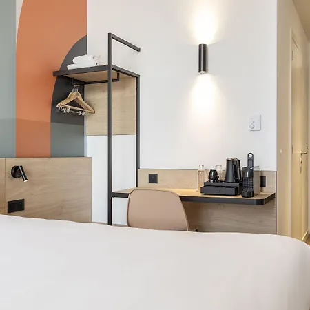 B&B Hotel Namur מלון נמור