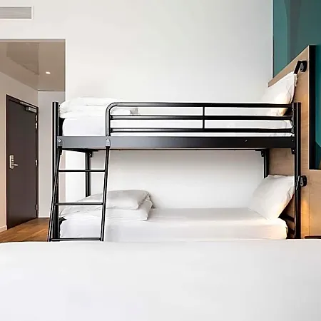 B&B Hotel Namur ホテル 3*