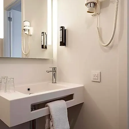 B&B Hotel Namur ホテル