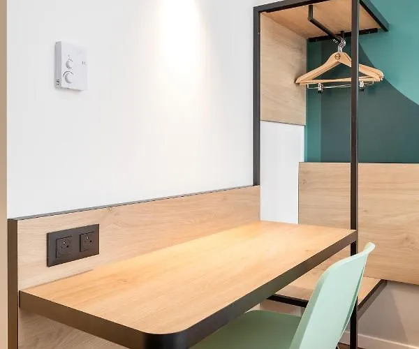 B&B Hotel Namur Hotel 3*