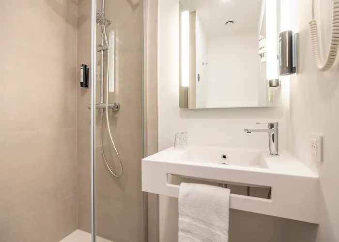 B&B Hotel Namur 호텔 3*